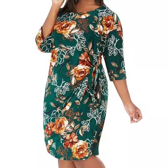 Signature by Robbie Bee Dresses & Skirts - Signature by Robbie Bee • Floral • Quarter Sleeve •Dress